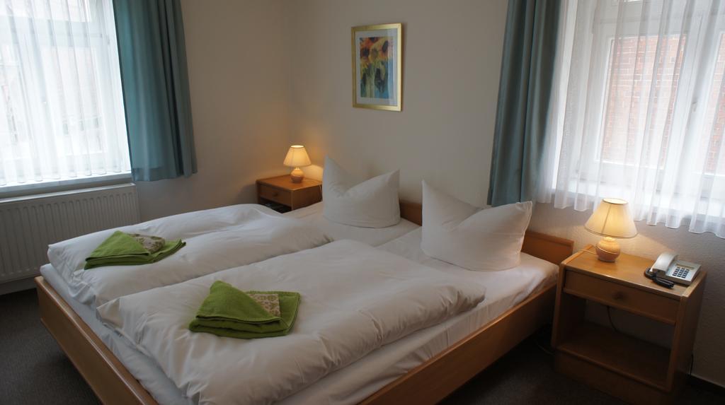 Exempel Schlafstuben Und Quartier Langer Hals Hotel ทังเงอร์มึนเดอ ภายนอก รูปภาพ